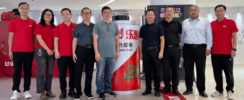 樂(lè )凱膠片國慶亮相保定萬(wàn)博廣場(chǎng)，8天沉浸式體驗點(diǎn)燃市民光影熱情